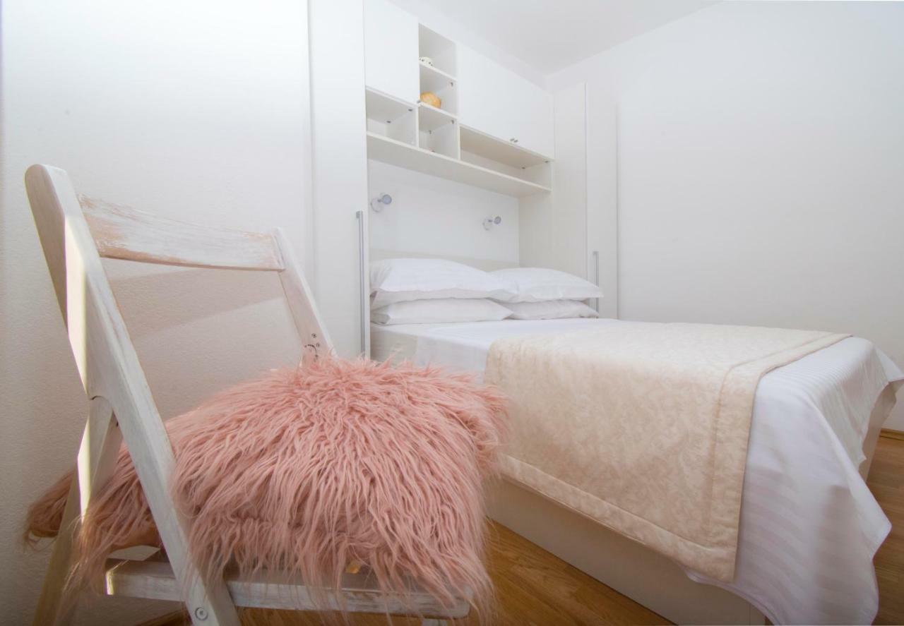 Apartment & Rooms Meri Tucepi Exterior photo